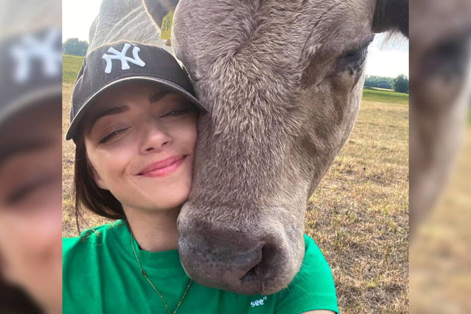 Anne Menden (37 ans) s'engage à "Laissez les animaux vivre eV" dans des fermes d'élevage près de Berlin et aime être proche des animaux de sauvetage.