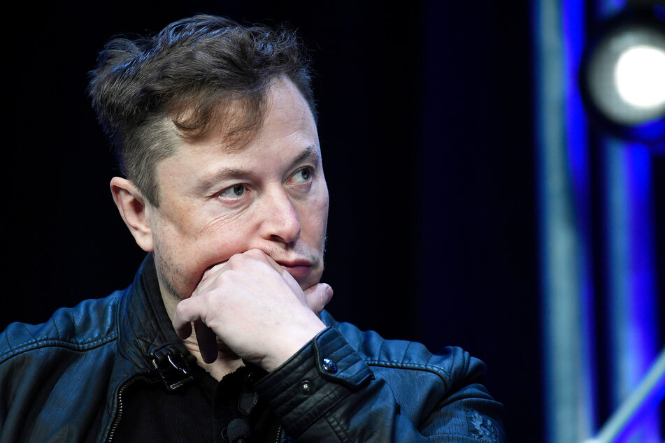 Elon Musk (51 ans) permet aux utilisateurs de Twitter de voter.